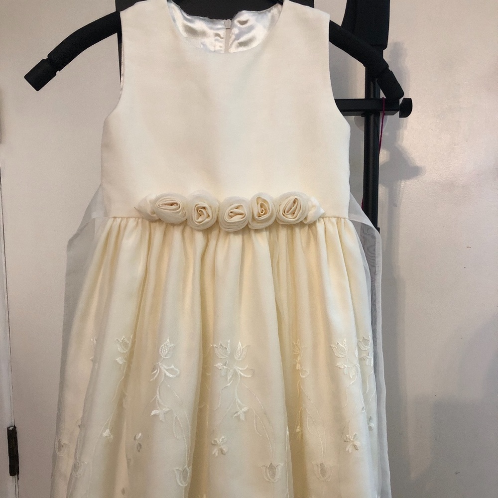 Girl’s dress